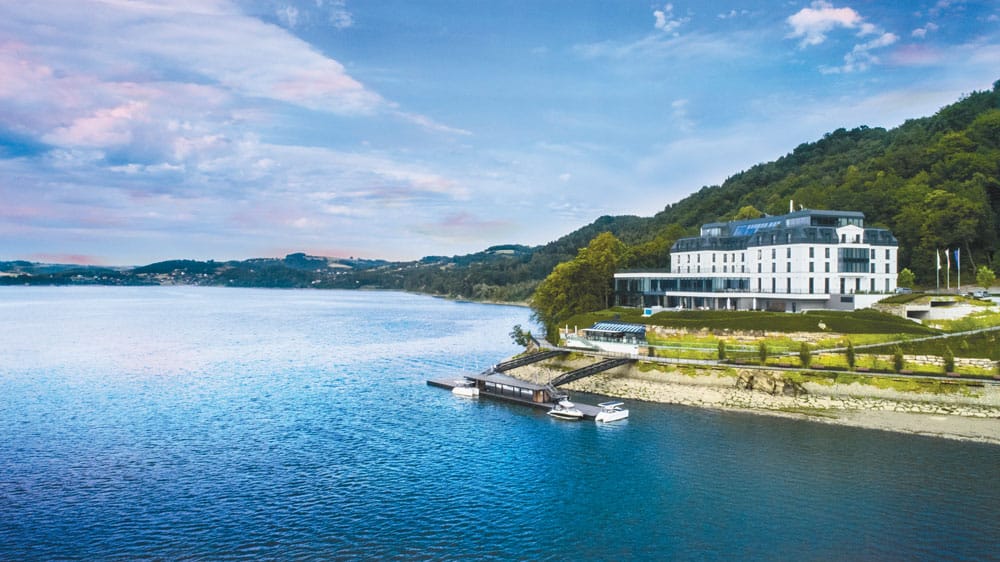 Malowniczo położony nad Jeziorem Rożnowskim Hotel Heron. Hotel Heron nad Jeziorem Rożnowskim